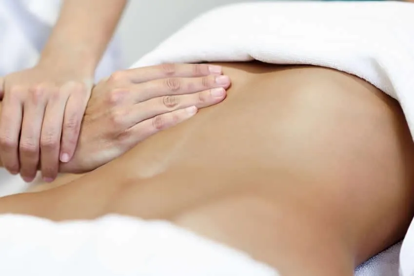 Massage bien-être du dos au cabinet Énergie Tactile, Le Pontet